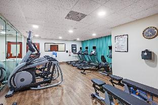 holiday inn express hotel and suites sealy by ihg