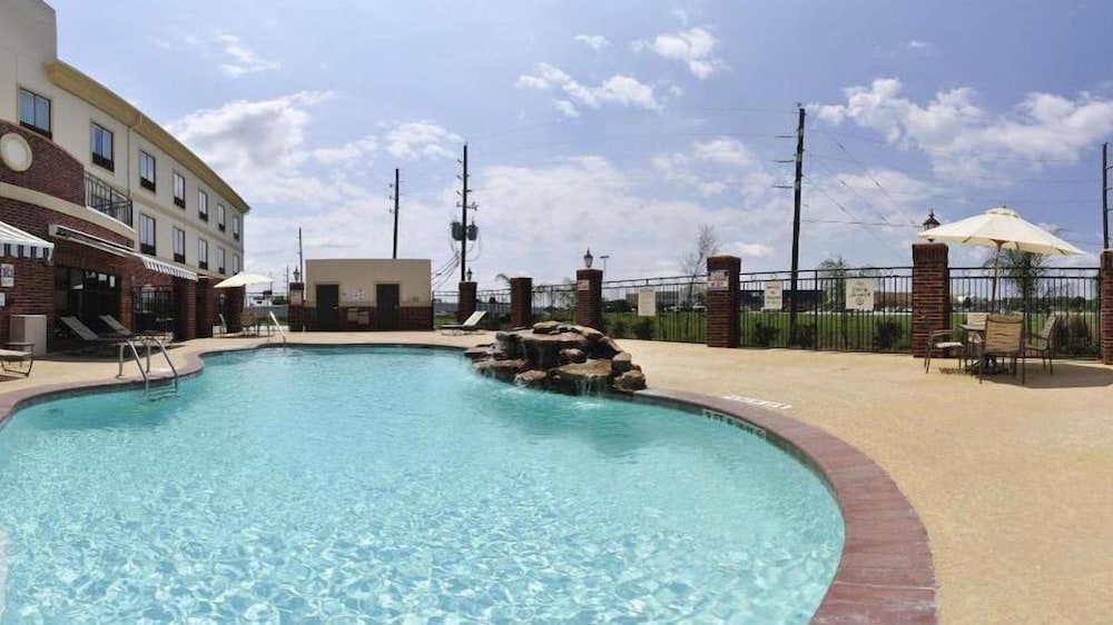 holiday inn express hotel and suites sealy by ihg