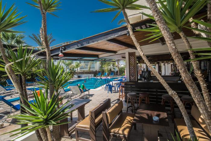 pavlinia hotel apartments