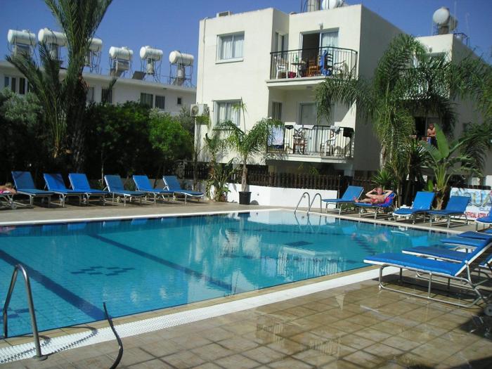 pavlinia hotel apartments