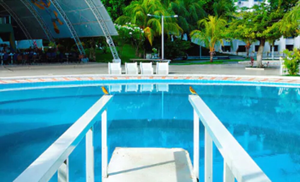 barrudada tropical hotel