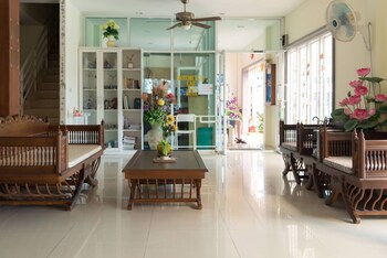 lotus suite hua hin