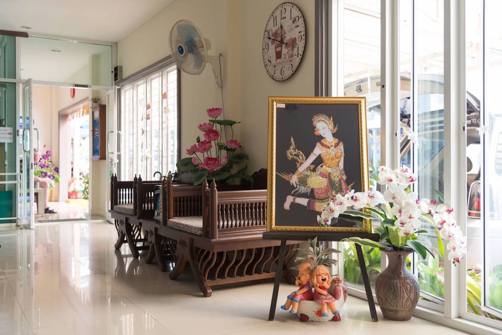 lotus suite hua hin