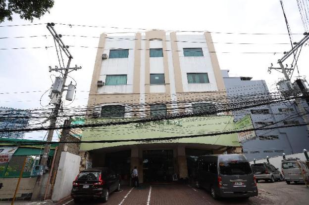 oyo 210 apple tree suites