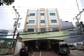 oyo 210 apple tree suites