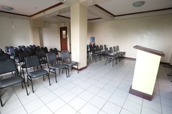 oyo 210 apple tree suites