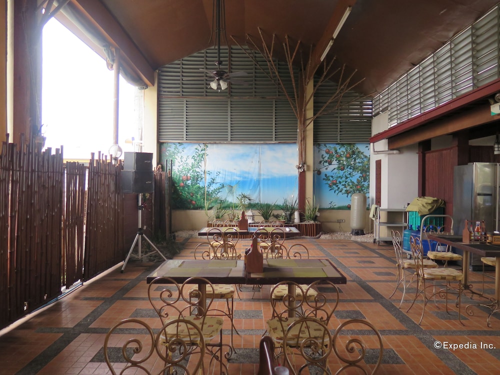 oyo 210 apple tree suites
