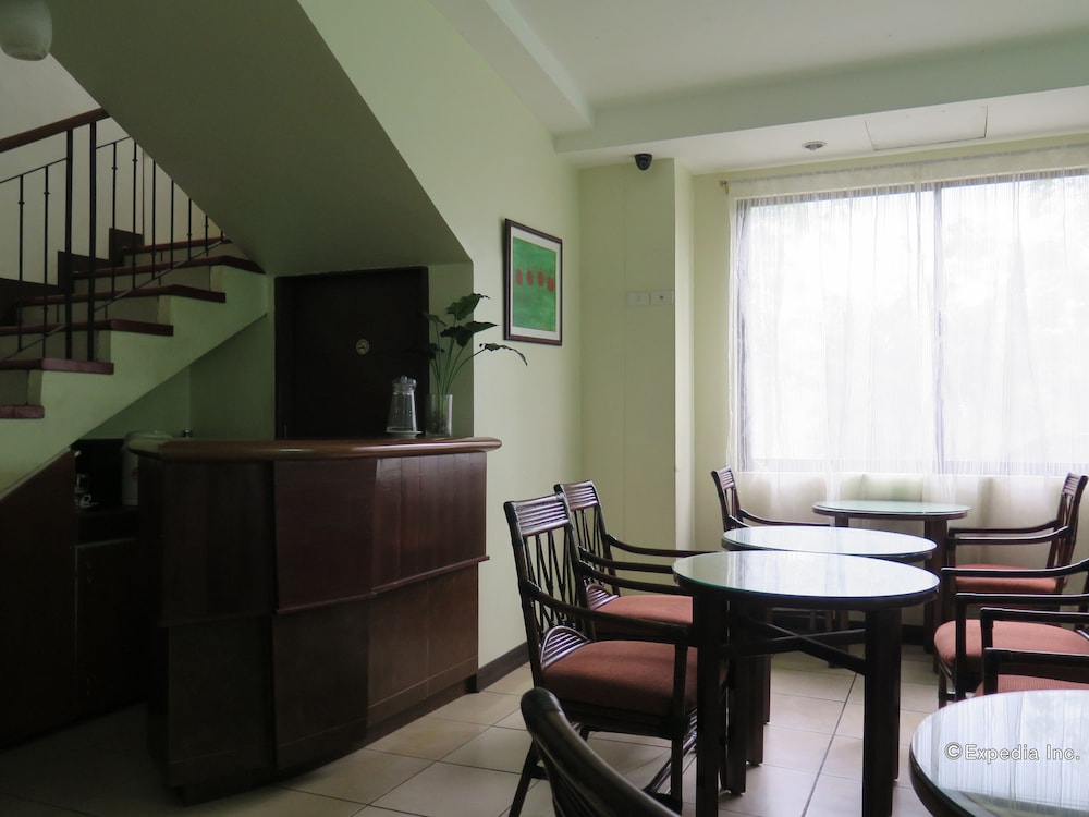 oyo 210 apple tree suites