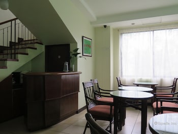 oyo 210 apple tree suites