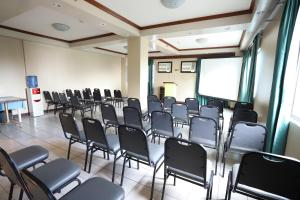 oyo 210 apple tree suites
