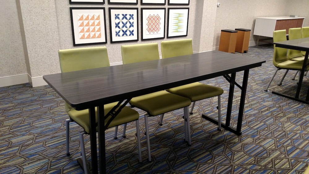 holiday inn express and suites tempe by ihg