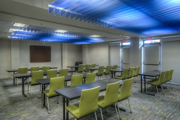 Holiday Inn Express & Suites Tempe By Ihg,Maricopa County>>Arizona,3 star