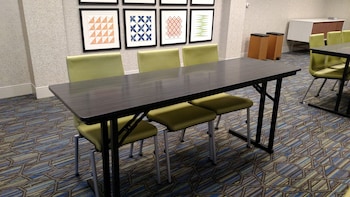 Holiday Inn Express & Suites Tempe By Ihg,Maricopa County>>Arizona,3 star