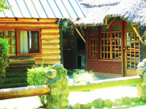 los platanos cabanas and suites