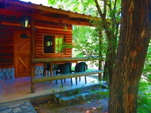 los platanos cabanas and suites