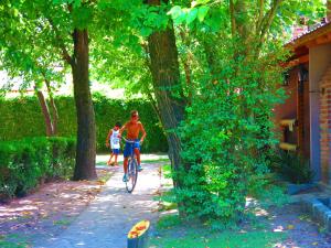 los platanos cabanas and suites