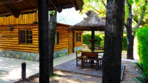 los platanos cabanas and suites