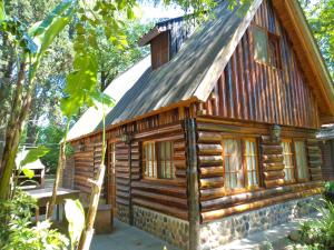 los platanos cabanas and suites