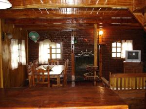 los platanos cabanas and suites
