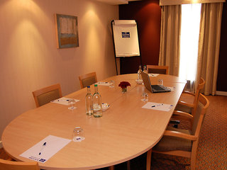 Holiday Inn Express London Stansted Airport By Ihg,Bishop's Stortford>>Birchanger,3 star