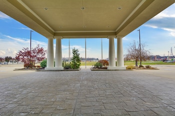 holiday inn express vincennes by ihg