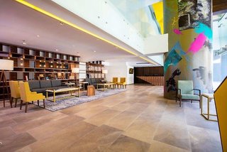 krystal urban guadalajara