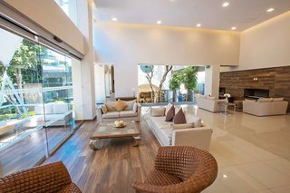 krystal urban guadalajara