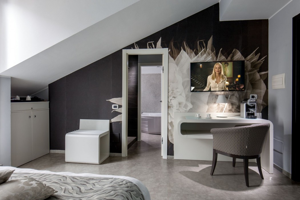 Montenapoleone Suites,Milan>>Lombardy,2 star