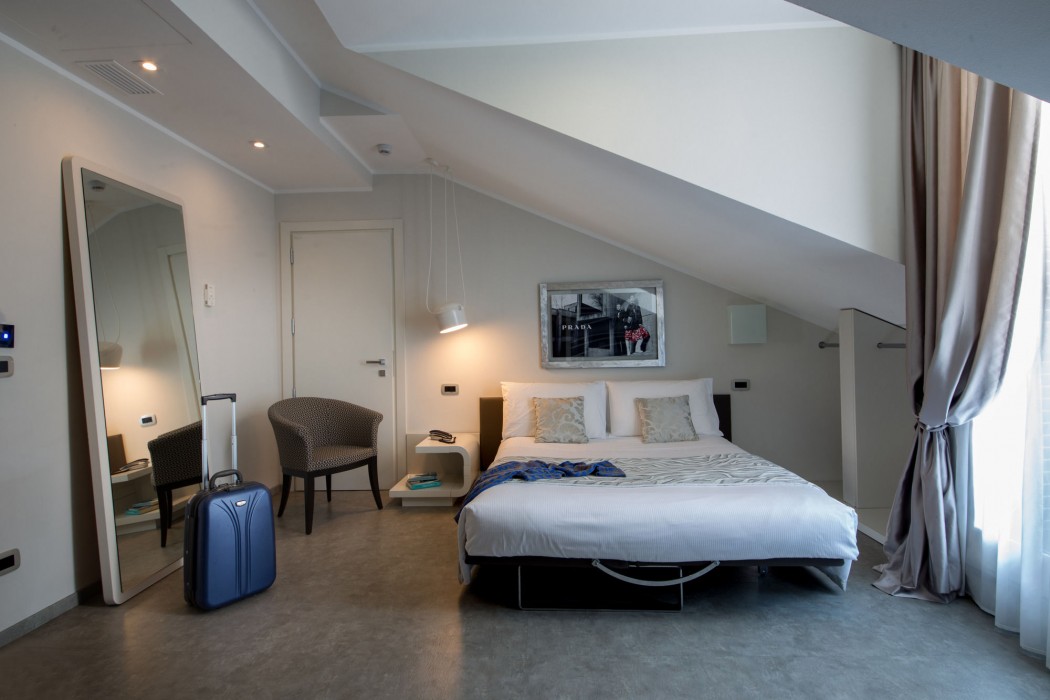 Montenapoleone Suites,Milan>>Lombardy,2 star