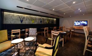 max executive apartments