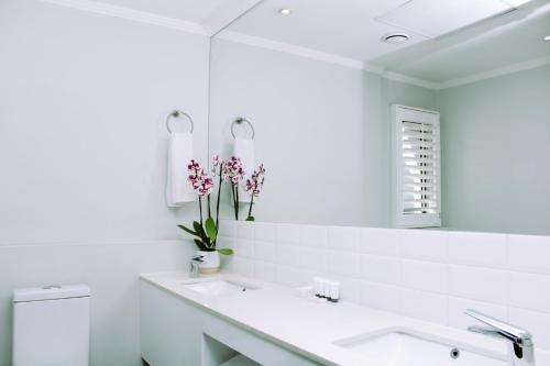 max executive apartments