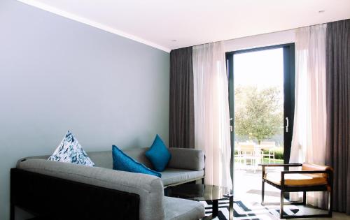 max executive apartments