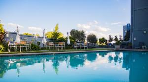 max executive apartments