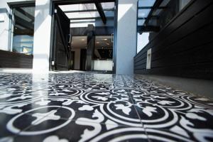 max executive apartments