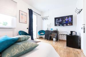 Too Cute - 2B Str8,Lombardy>>Lambrate,3 star