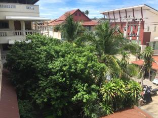 coconut grove hotel samui hostel