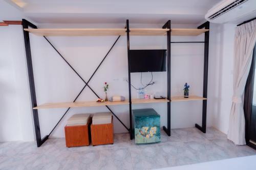 coconut grove hotel samui hostel