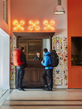 Generator Amsterdam,Plantage>>Amsterdam,2 star