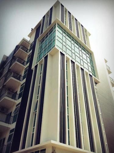 wealth 30th apartment