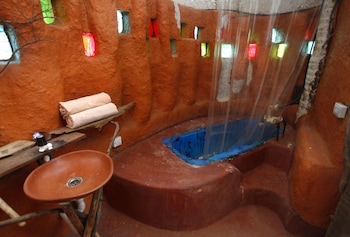 saraya art cafe bandb