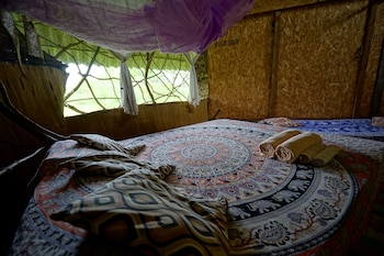 saraya art cafe bandb