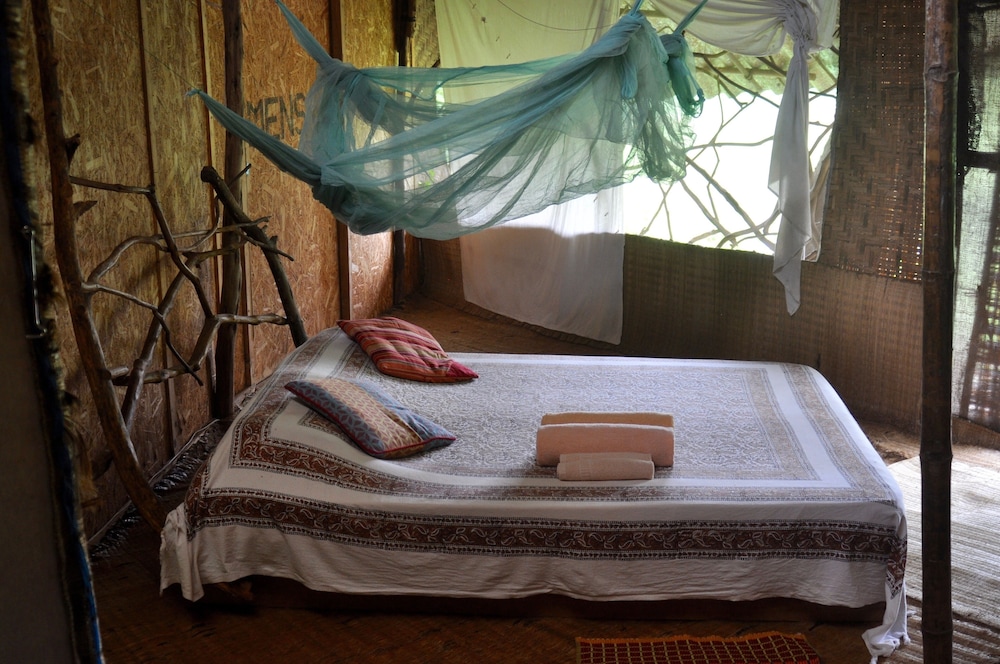 saraya art cafe bandb