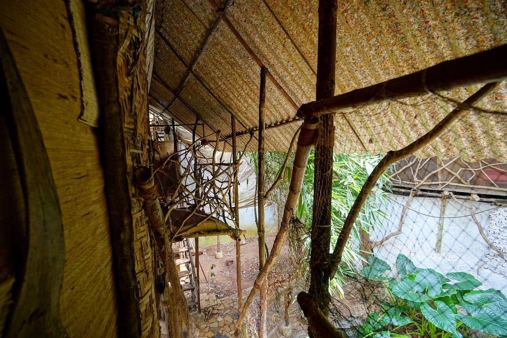 saraya art cafe bandb