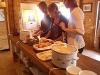 breakfast at tiffanys pension