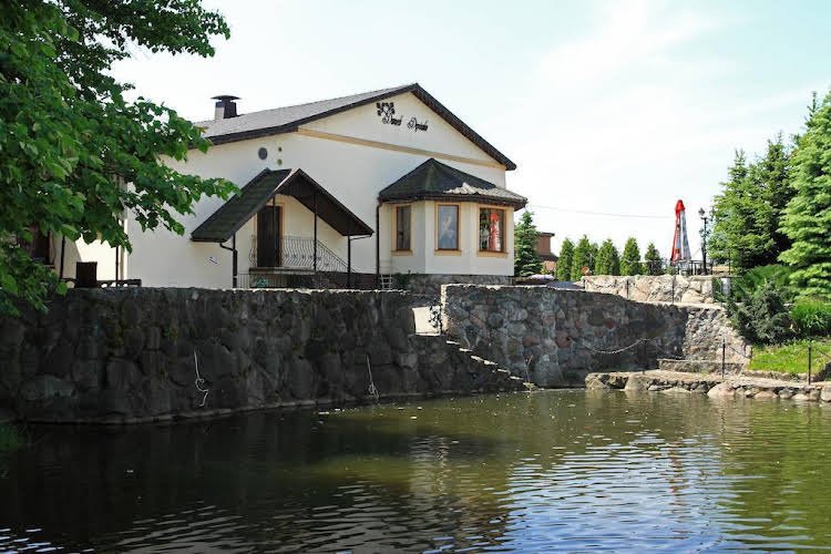 dworek debowko