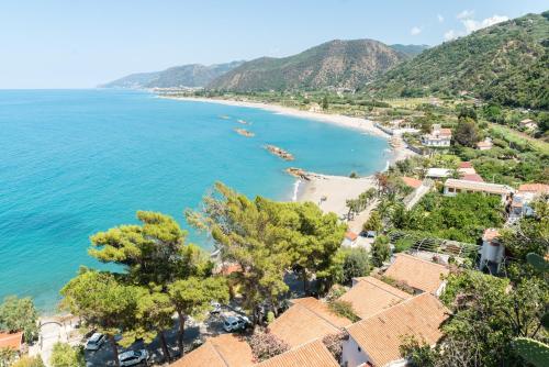 testa di monaco natural beach