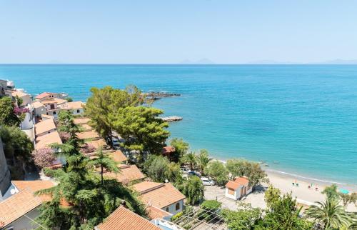 testa di monaco natural beach
