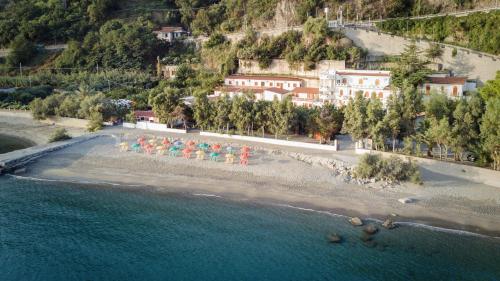 testa di monaco natural beach