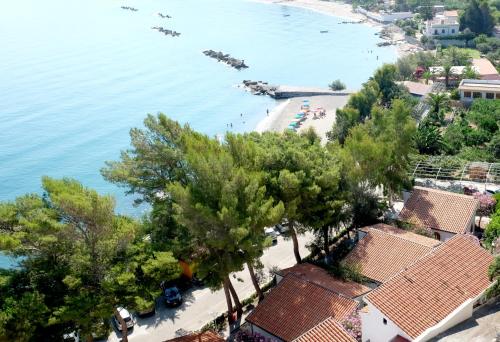 testa di monaco natural beach