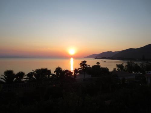 Testa Di Monaco Natural Beach,Capo D'orlando>>Brolo,2 star